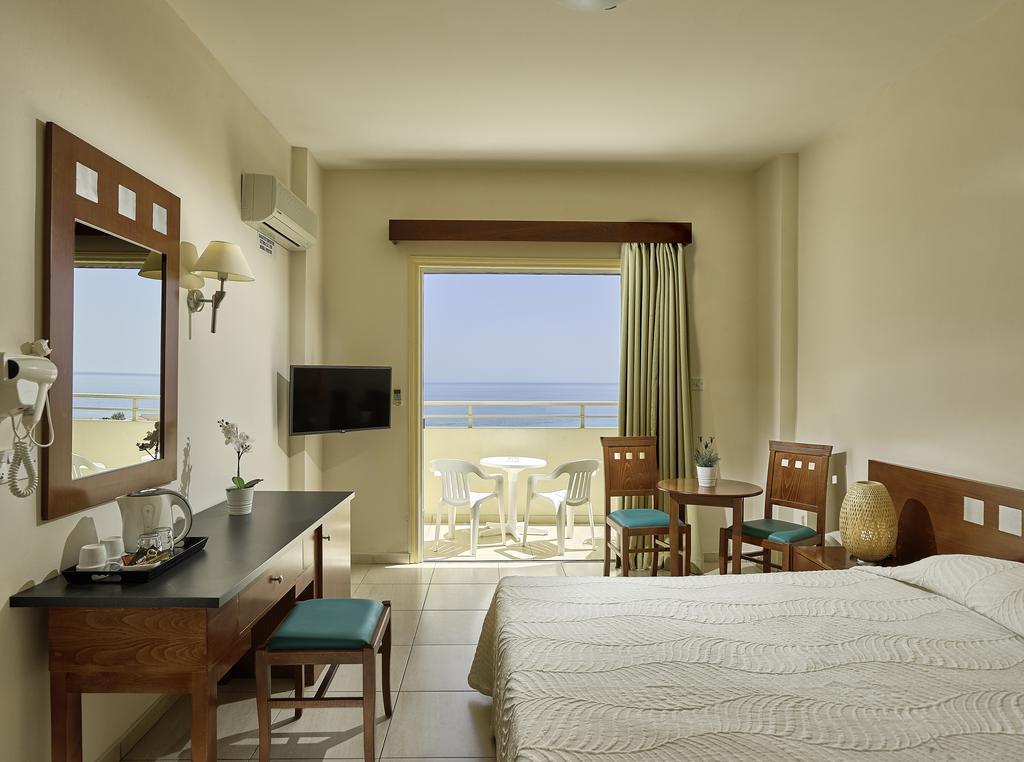 Iris Beach Hotel Protaras Bagian luar foto