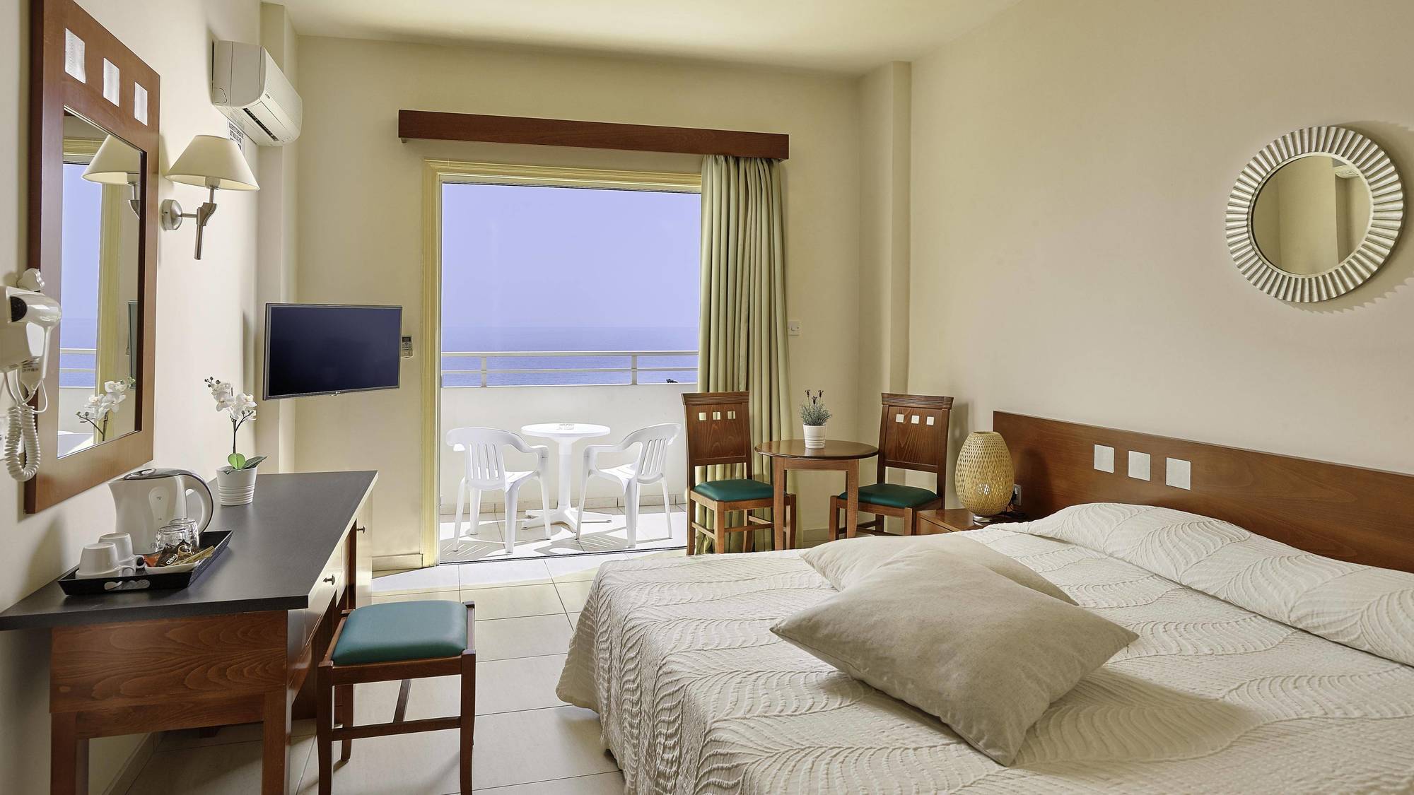 Iris Beach Hotel Protaras Bagian luar foto