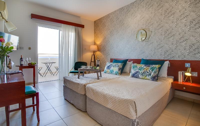 Iris Beach Hotel Protaras Bagian luar foto
